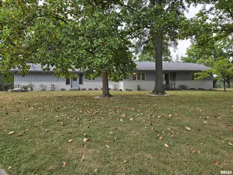 2 Webster Hill St, Mount Vernon, IL 62864