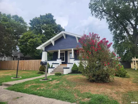 408 E Cedar Ave, Du Quoin, IL 62832 photo 1