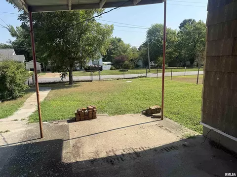 206 E 12th St, Metropolis, IL 62960 photo 3