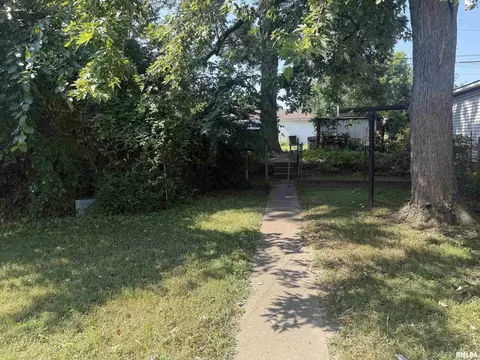 206 E 12th St, Metropolis, IL 62960 photo 4