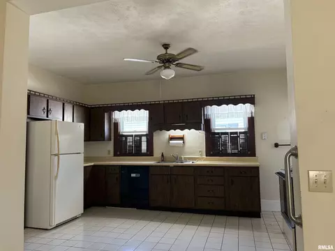 2043 Pine St, Murphysboro, IL 62966 photo 7
