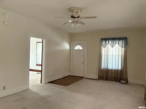 2043 Pine St, Murphysboro, IL 62966 photo 4