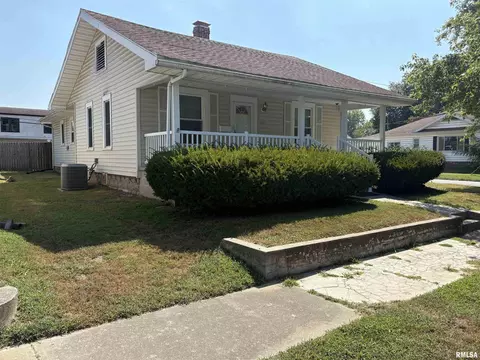 2043 Pine St, Murphysboro, IL 62966 photo 3