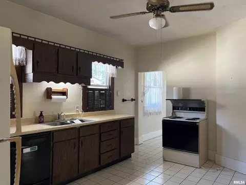 2043 Pine St, Murphysboro, IL 62966 photo 8