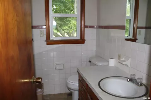 412 S Main St, Iuka, IL 62849 photo 20