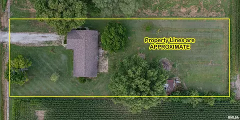 412 S Main St, Iuka, IL 62849 photo 7