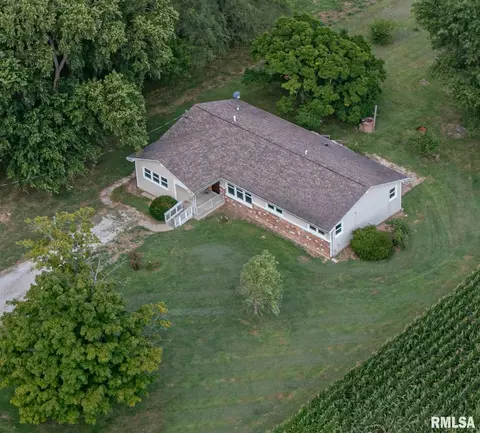 412 S Main St, Iuka, IL 62849 photo 6