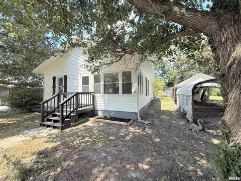 115 Walnut St, Zeigler, IL 62999