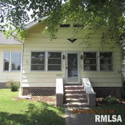 725 S Mckinley St, Harrisburg, IL 62946