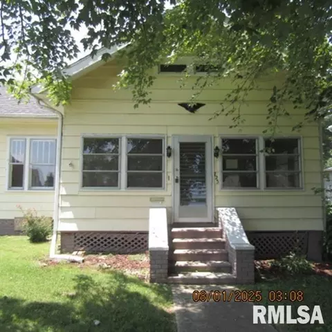725 S Mckinley St, Harrisburg, IL 62946