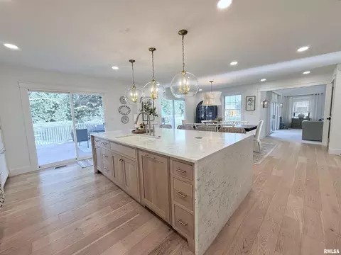 7 Clearlake Dr, Centralia, IL 62801 photo 8