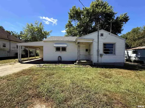 1109 S Feazel St, Harrisburg, IL 62946