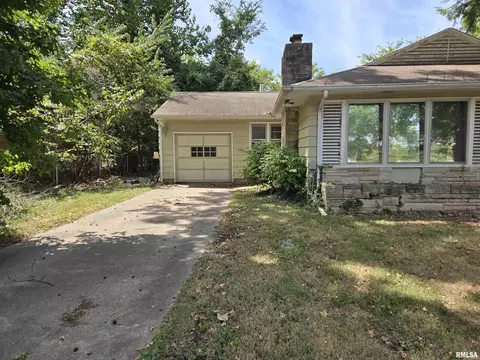 802 Johnson St, Carbondale, IL 62901