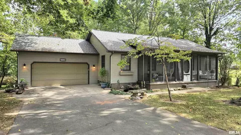 12196 Laguna Dr, Marion, IL 62959