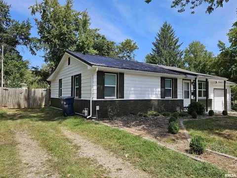 3104 Cherry St, Mount Vernon, IL 62864 photo 2