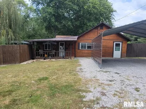 820 White Ave, Mount Vernon, IL 62864