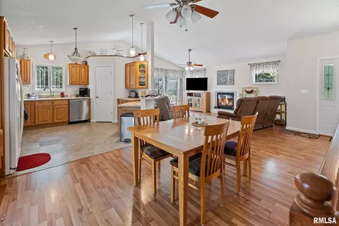 6458 Bailey Rd, Salem, IL 62881 photo 23