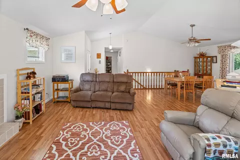 6458 Bailey Rd, Salem, IL 62881 photo 20