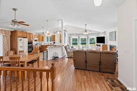 6458 Bailey Rd, Salem, IL 62881 photo 15
