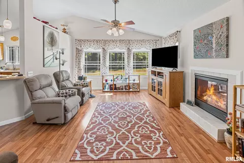 6458 Bailey Rd, Salem, IL 62881 photo 17