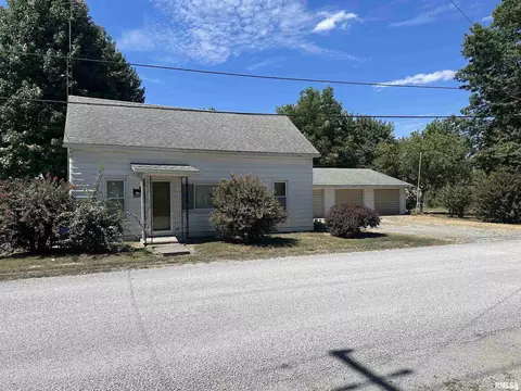 1114 Broadway St, Willisville, IL 62997