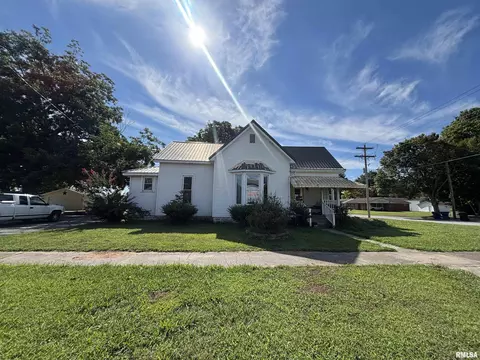 1002 Ferry St, Metropolis, IL 62960