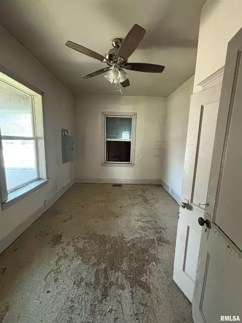 404 E 7th St, Metropolis, IL 62960 photo 3