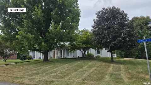 101 Mimosa Dr, Anna, IL 62906