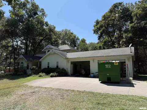 659 Us Hwy 45 St, Fairfield, IL 62837