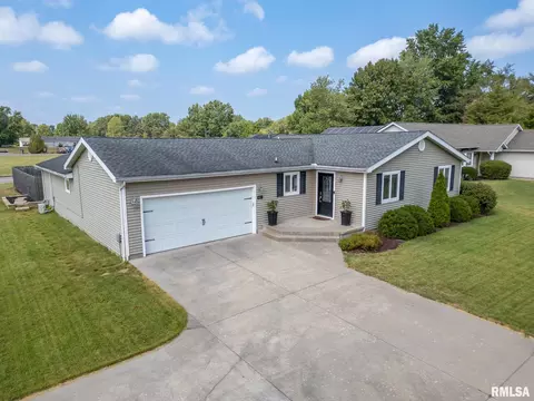 611 Crab Orchard Blvd, Carterville, IL 62918