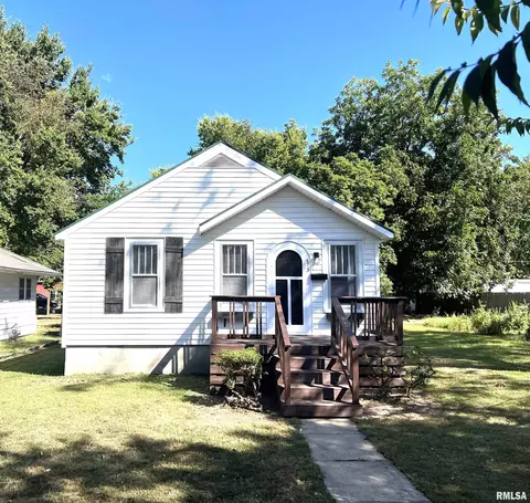 515 S Sycamore St, Centralia, IL 62801