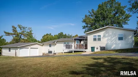 580 Phillips Rd, Carbondale, IL 62902