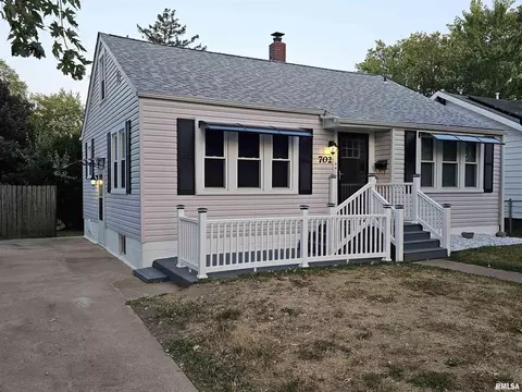 702 S 25th St, Mount Vernon, IL 62864