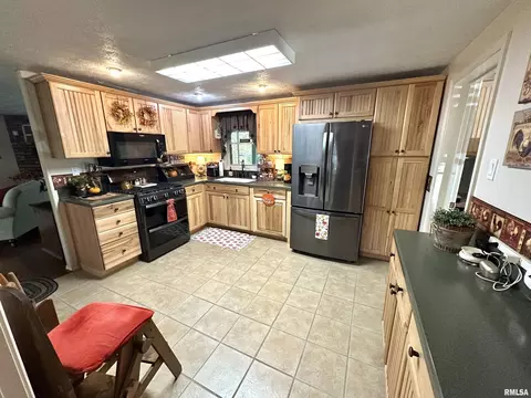 2345 Copple Rd, Centralia, IL 62801 photo 2