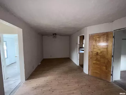 108 W Benedict St, Valier, IL 62891 photo 11