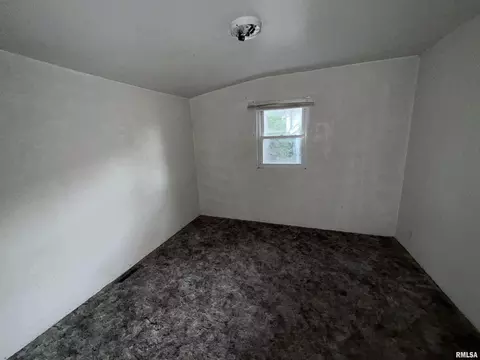 108 W Benedict St, Valier, IL 62891 photo 9