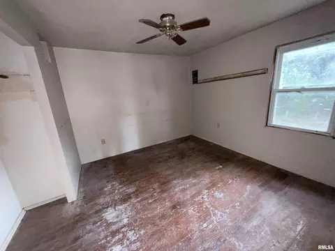 108 W Benedict St, Valier, IL 62891 photo 16