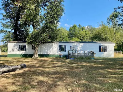 201 Mount Moriah Ave, West Frankfort, IL 62896
