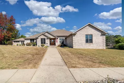 2200 Brentwood Dr, Marion, IL 62959