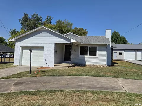 404 W 9th St, Johnston City, IL 62951
