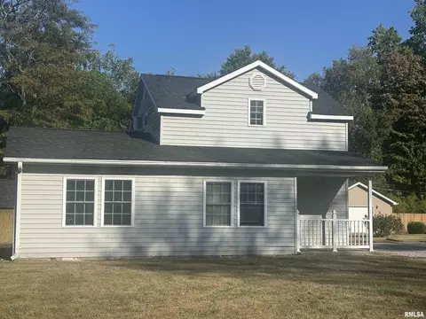 1012 Election Dr, Benton, IL 62812
