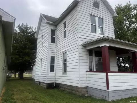 635 S Locust St, Centralia, IL 62801