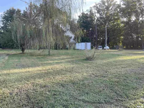 12324 950 N County Rd, Mcleansboro, IL 62859