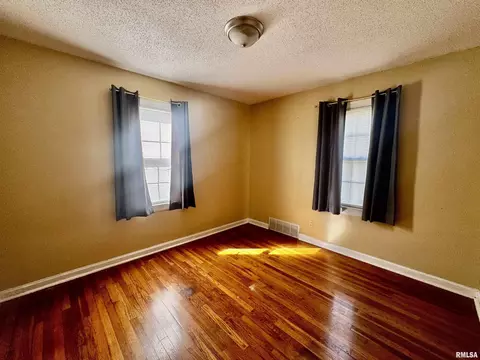 424 Anderson St, Centralia, IL 62801 photo 4