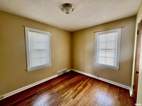 424 Anderson St, Centralia, IL 62801 photo 5