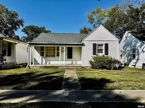 424 Anderson St, Centralia, IL 62801