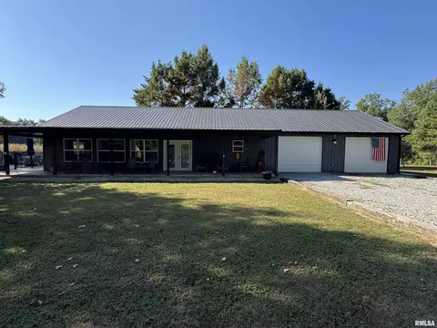 1656 E County Road 1125 E Rd, Cisne, IL 62823