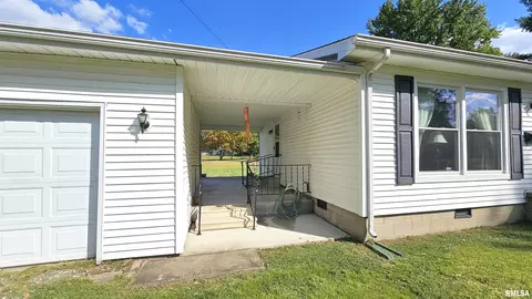 520 N 27th St, Herrin, IL 62948 photo 2