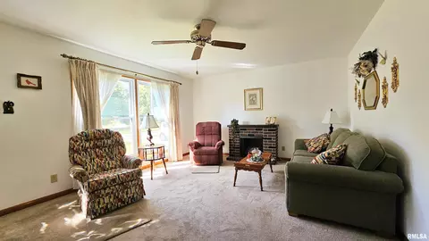 520 N 27th St, Herrin, IL 62948 photo 9