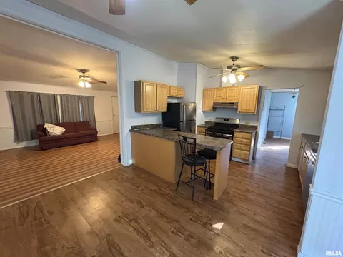 308 E Prairie St, Centralia, IL 62801 photo 9
